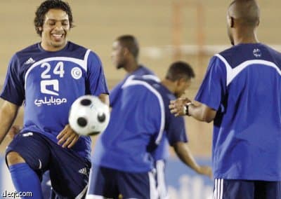 " إعلان موبايلي" تجبر لاعبي الهلال وإدارييه على الحضور للنادي ظهرا