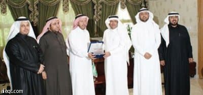 الشعلة يدعم النادي بأعضاء شرف جدد
