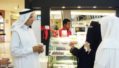 "باب رزق جميل" يدعم مشروع صناعة كعك لسيدة أعمال