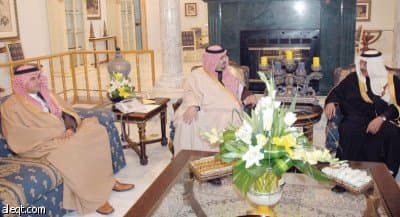 أمير الجوف يناقش مع وزير النقل مشاريع الطرق الجاري تنفيذها