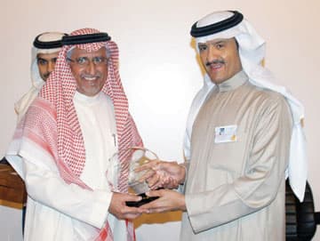 سلطان بن سلمان يكرم عبد الله آل الشيخ