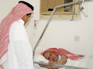مرضى الجذام ينزوون إلى العزلة هربا من نظرات المجتمع