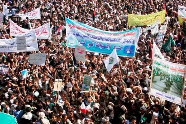 تظاهرات في صنعاء منددة بالعدوان الإسرائيلي على غزة (الفرنسية)