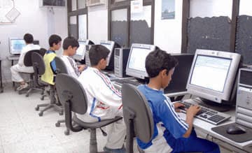 مليارات مشروع "تطوير" تختزل حقوق المعلمين وتعلق خبراتهم !