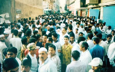 العمالة الأجنبية في دول التعاون بين الحاجة ومخاوف التدويل والتوطين