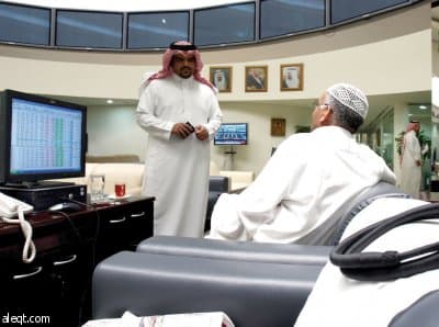 المستثمرون يحتفظون بحصصهم في البنوك والأسمنت و"القياديات"