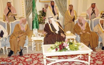 الملك يستقبل المفتي واللحيدان والمشايخ وسفيري أمريكا وأوكرانيا