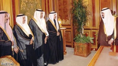 الملك يستقبل المفتي واللحيدان والمشايخ وسفيري أمريكا وأوكرانيا