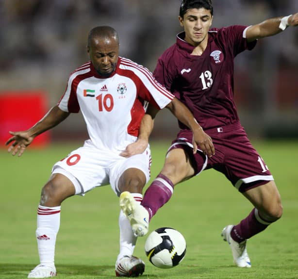 التعادل يخيم على لقاء الإمارات وقطر ويؤجل الحسم