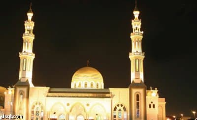 الجليل في جامع الملك خالد والزامل في الراجحي في شبرا والكلباني ما زال دون مسجد