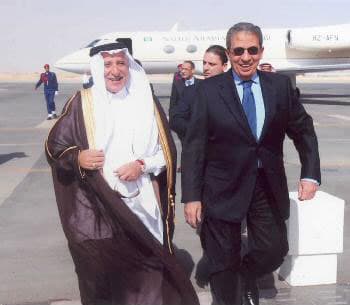 أمين عام الجامعة الدول العربية خلال وصوله الرياض.