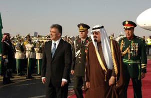 خادم الحرمين الشريفين يستقبل الرئيس التركي