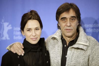 الممثلة أريادنا جيل والمخرج أوغستين دراز عند حضور فيلم (المشي فقط) في برلين.