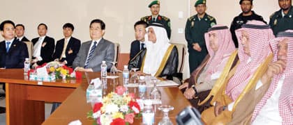 .. ويطلع على المشاريع المشتركة في " العلوم والتقنية "