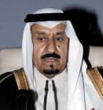 وزير الشؤون البلدية ونائبه يعزيان أسرة العمر