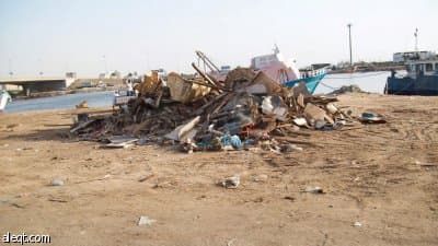 أمانة جدة تتلف المراكب القديمة .. و500 صياد يحتجون