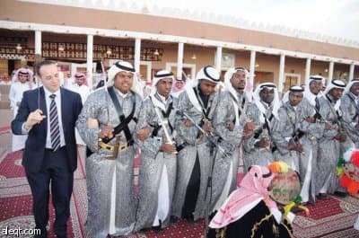 بيت حائل القديم يجذب السواح الأجانب .. و"العرضة" كرنفال يومي