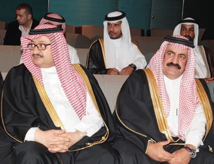 الأمير مقرن يحتفل بزفاف منصور