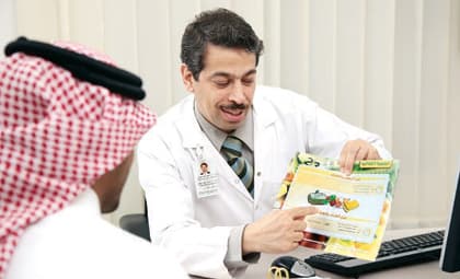 خلل نسب الكوليسترول يؤدي إلى مشكلات خطيرة .. ومتابعة الطبيب المختص أمر ضروري