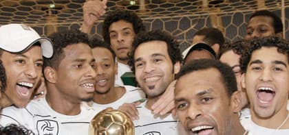 الشباب يحتفل بالذهب على أنغام العرضة .. والبلطان يوقفها بـ"لا"