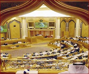 الشورى ينهي مناقشة لائحة العمالة المنزلية وينظر تقرير وزارة البترول