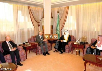 مدير جامعة قرونيل الهولندية يشيد بجامعة الأمير محمد بن فهد