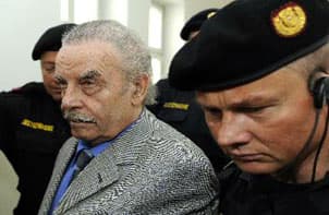 السجن مدى الحياة بحق النمساوي فريتزل الذي احتجز ابنته 24 عاما