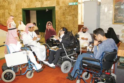 توصية بالتشخيص المبكر للأمراض المسببة للإعاقة.. وتشجيع أبحاث "الخلايا الجذعية"
