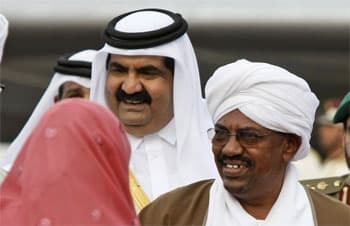 الرئيس السوداني يصل إلى الدوحة للمشاركة في القمة العربية