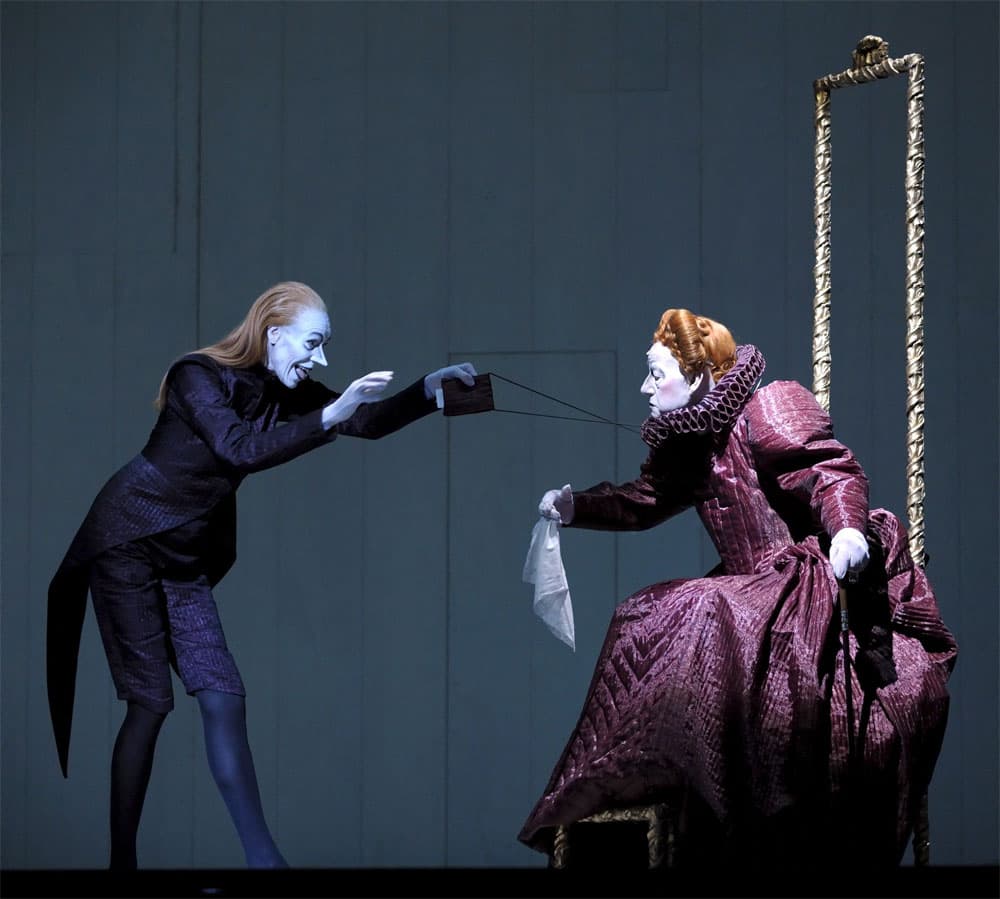 آخر إعدادات مسرحية "Shakespeares Sonette" لإحدى قصائد الأديب شكسبير في العاصمة الألمانية برلين.