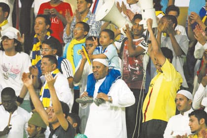 رئيس النصر يفرق الحشود الغاضبة بكلمة: أبشروا .. سأرحل