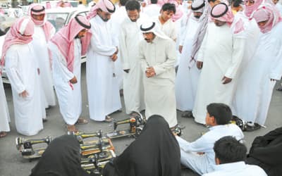 الزئبق الأحمر .. يهرب من القصيم ويقتحم "سوق الصواريخ" في جدة