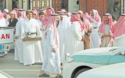 الزئبق الأحمر .. يهرب من القصيم ويقتحم "سوق الصواريخ" في جدة