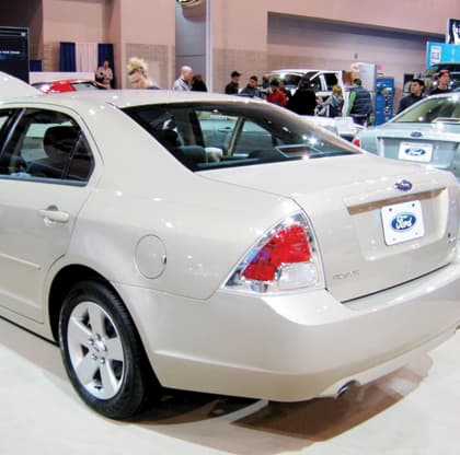 "فورد فيوجن" 2010 و"فيوجن هايبرد" الهجينة تحصدان 119 براءة اختراع في أمريكا