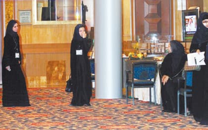 الشرقية: المهن تصنف على أساس 68 مهنة لكن الشركات لم تطرح سوى وظيفتين للنساء!!