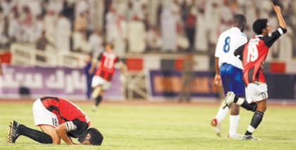 بالـ 3 .. الرائد يبصم على بقائه في دوري المحترفين .. ولاعبو الخاسر يعتدون على الحكم