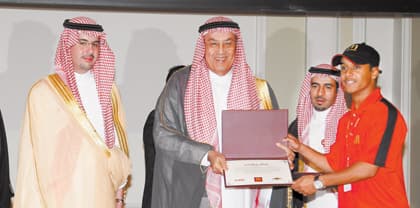 القصيبي للعاطلين: السماء لا تمطر وظائف حكومية