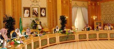 مجلس الوزراء يوجه بتعزيز الإجراءات الاحترازية للوقاية من "أنفلونزا الخنازير"