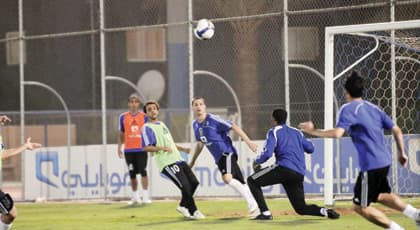 عودة عزيز والدوسري وويلي لتدريبات الهلال