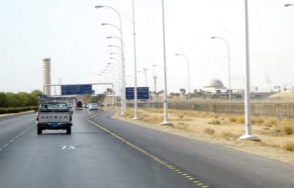 سائق تاكسي المطار .. 65 عاما لم يركب طائرة
