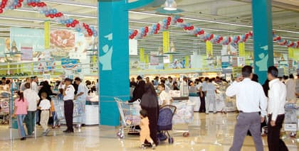 استبيان: 90 % من الأسر السعودية اتكالية وترهق ميزانية الأب