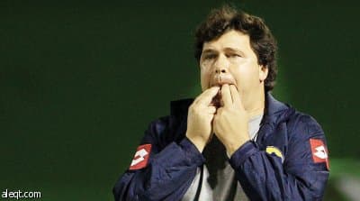 مدرب النصر يتراجع عن الرحيل.. والسيولة تعطل صفقاته
