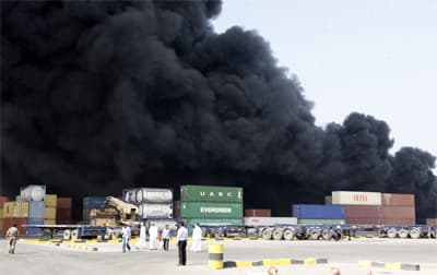حريق كبير في أحد المستودعات الملاحية في ميناء الملك عبدالعزيز في الدمام