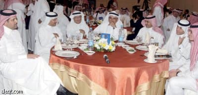 نحن نمضي على قوارب الإنقاذ.. ولكننا بعيدون عن شاطئ الأمان