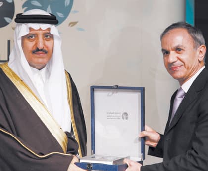 الأمير أحمد بن عبد العزيز: العمل على خدمة المرضى والمحتاجين واجب على كل فرد