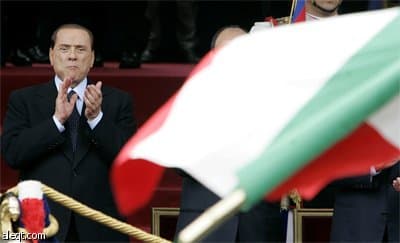 فرقة (السهام الملونة - Frecce Tricolori) من القوات الجوية الايطالية تشارك في احتفالات عيد الجمهورية الايطالية في روما.