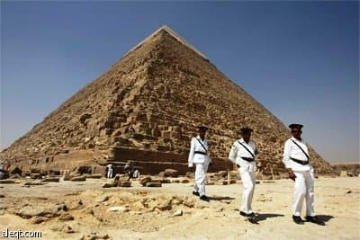 من المتوقع أن يزور الرئيس الأمريكي أهرامات الجيزة بعد أن يلقي خطاب في جامعة القاهرة خلال زيارته لمصر.