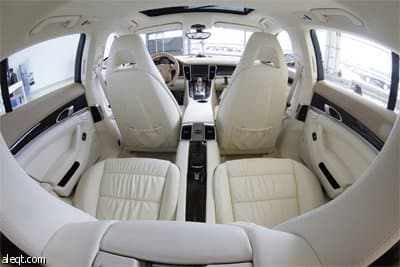 صورة للسيارة Panamera وهي على مسار الاختبار في مصنع بورش في لايبزيج – ألمانيا.