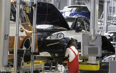 صورة للسيارة Panamera وهي على مسار الاختبار في مصنع بورش في لايبزيج – ألمانيا.