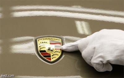 صورة للسيارة Panamera وهي على مسار الاختبار في مصنع بورش في لايبزيج – ألمانيا.
